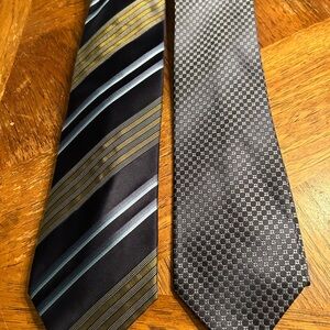 2 Kenneth Cole Patterned Ties Set